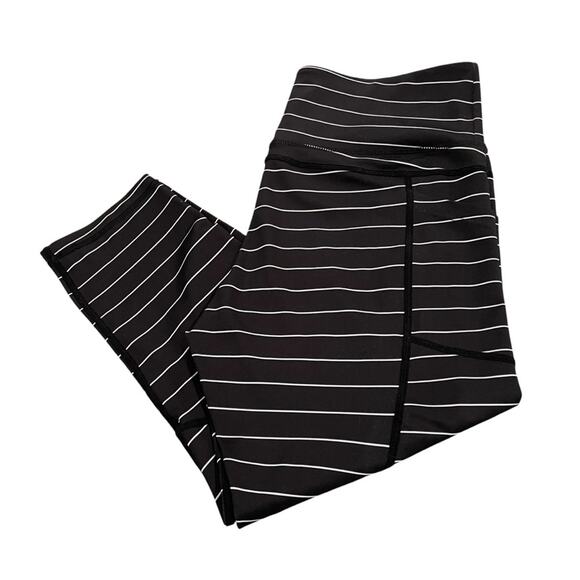 Zyia Active Light and Tight Cropped Legging Size 12 Black & White Stripe Pockets - Picture 8 of 12